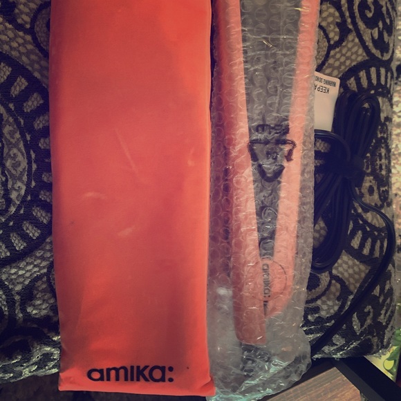 Amika Accessories - Straightener